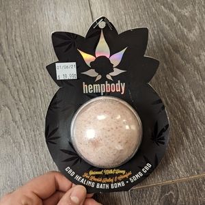 CBD Oat Bath Bomb